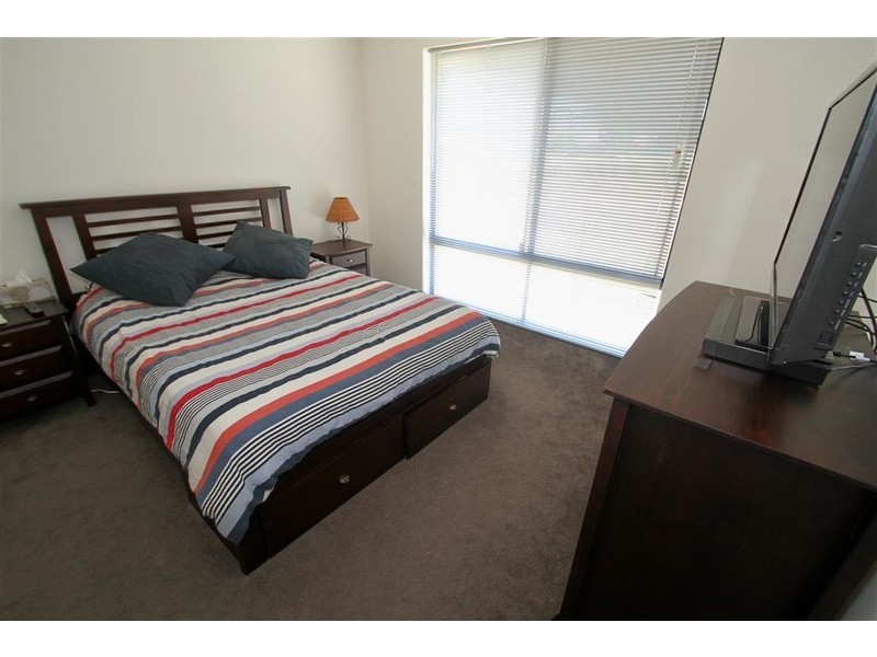 4 Merlot Way, Pearsall WA 6065