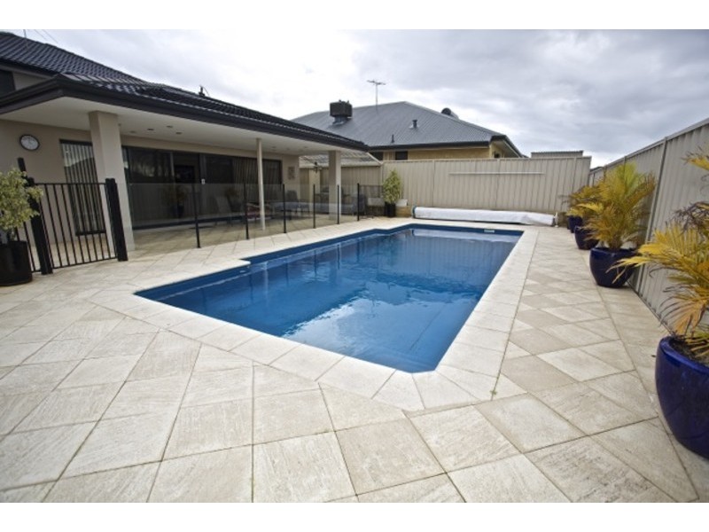 17 Bathurst Gardens, Darch WA 6065