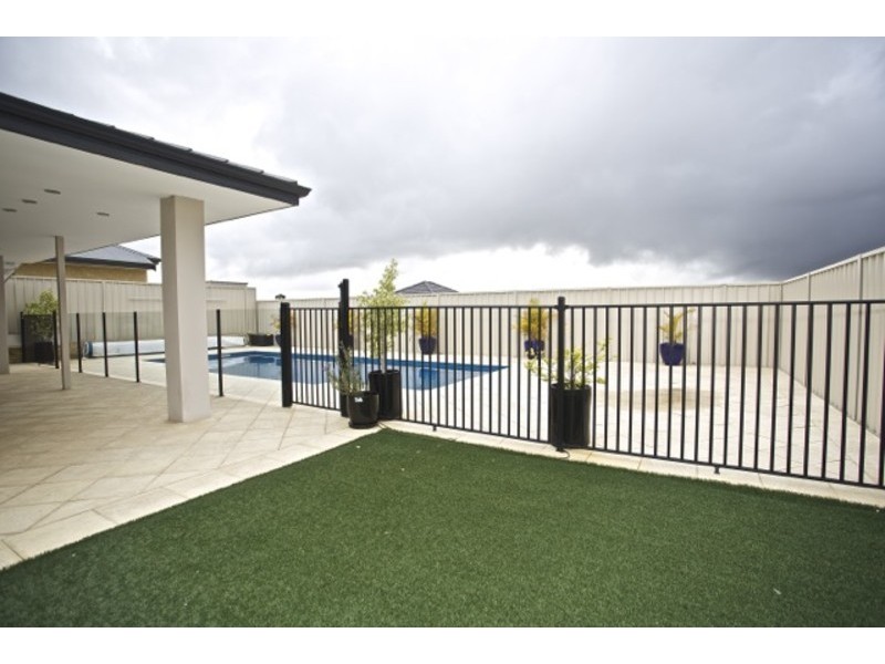 17 Bathurst Gardens, Darch WA 6065