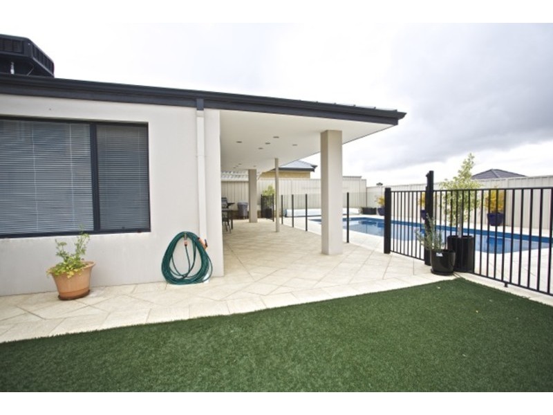 17 Bathurst Gardens, Darch WA 6065