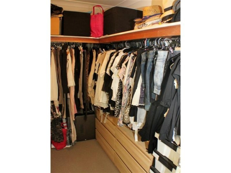 2/10 Dulegal Way, Aveley WA 6069