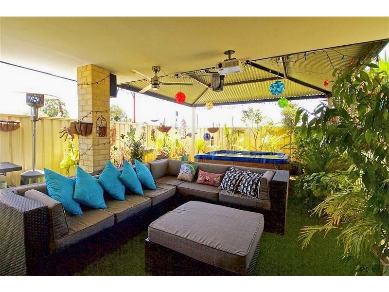 1 Waminda Way, Landsdale WA 6065