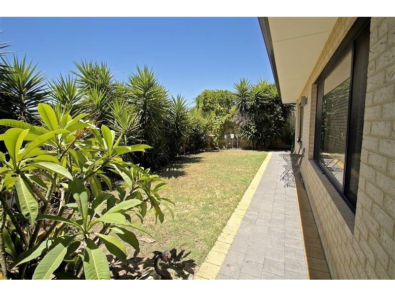 1 Waminda Way, Landsdale WA 6065