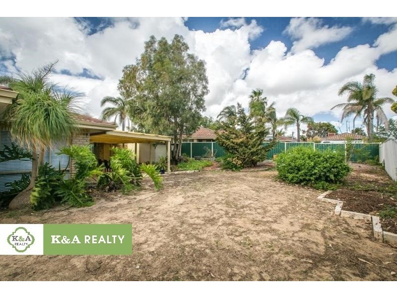 18 Richardson Court, Woodvale WA 6026