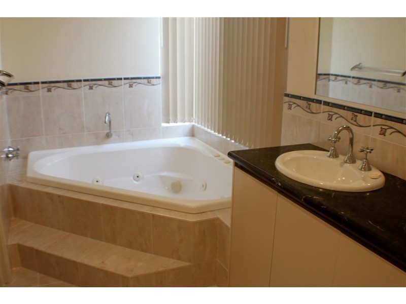 10 Kilchurn Promenade, Darch WA 6065