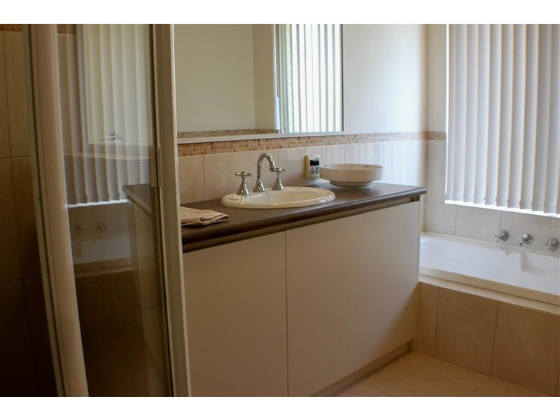 10 Kilchurn Promenade, Darch WA 6065