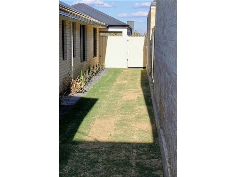 94 Bethwyn Circuit, Madeley WA 6065