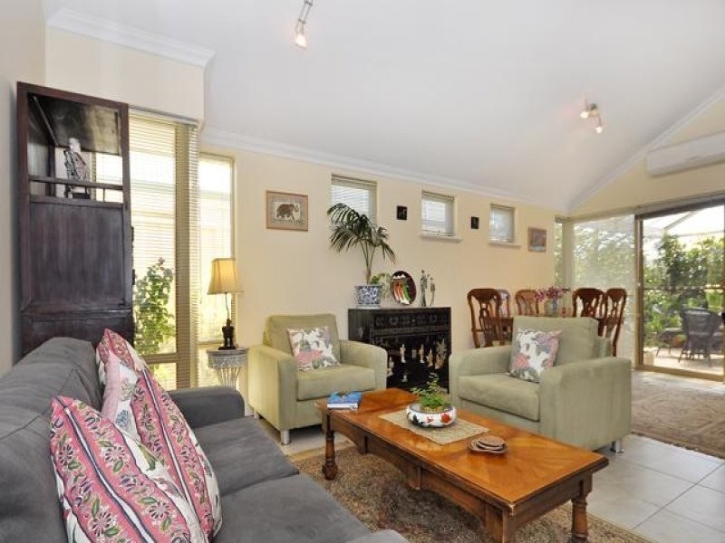 52 James Gilmour Way, Darch WA 6065