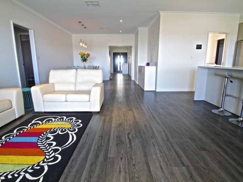 15 Bathurst Gardens, Darch WA 6065