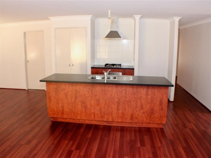 5 Winnipeg Terrace, Wanneroo WA 6065