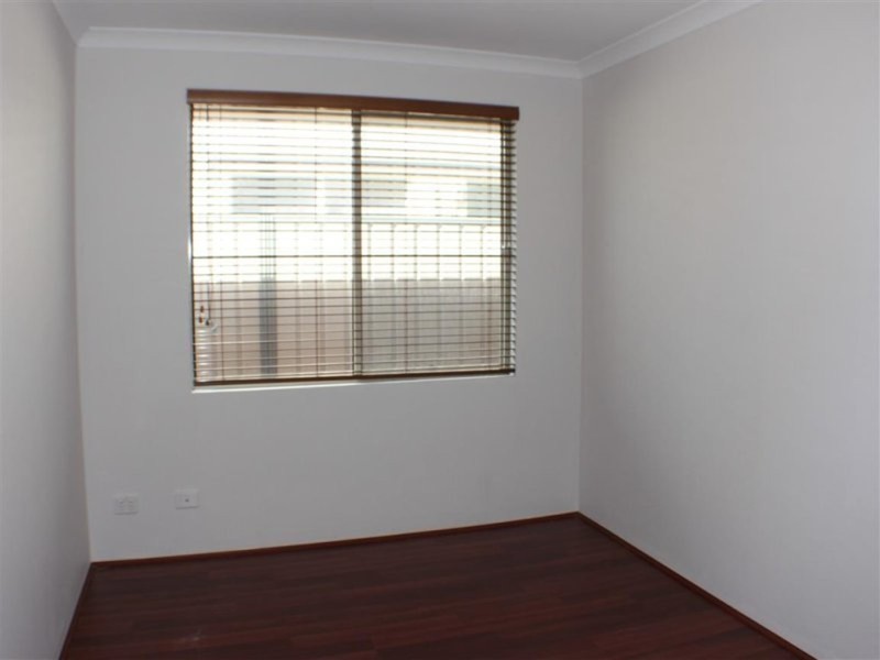 5 Winnipeg Terrace, Wanneroo WA 6065