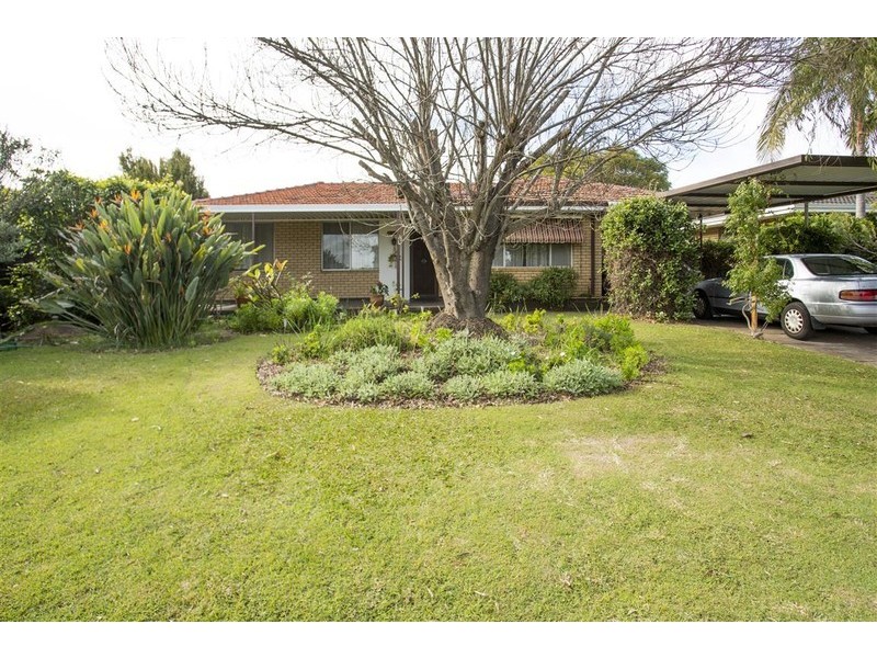14 Chobham Way, Morley WA 6062