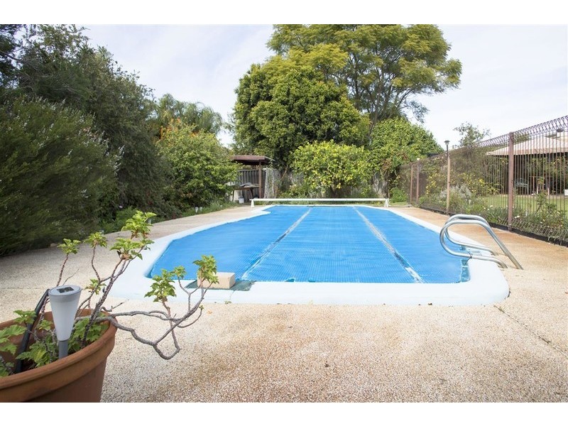 14 Chobham Way, Morley WA 6062