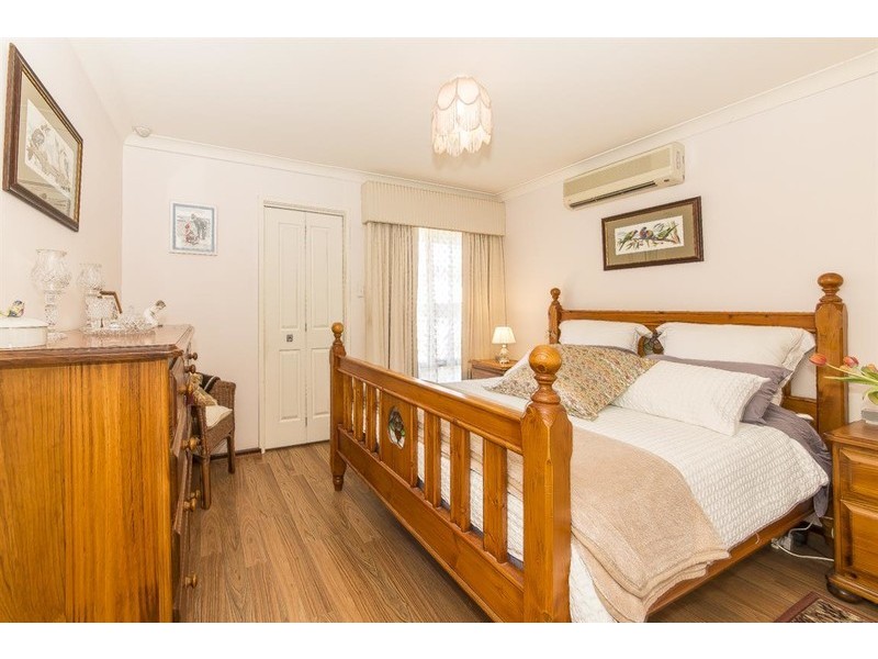 5 Danvers Close, Marangaroo WA 6064