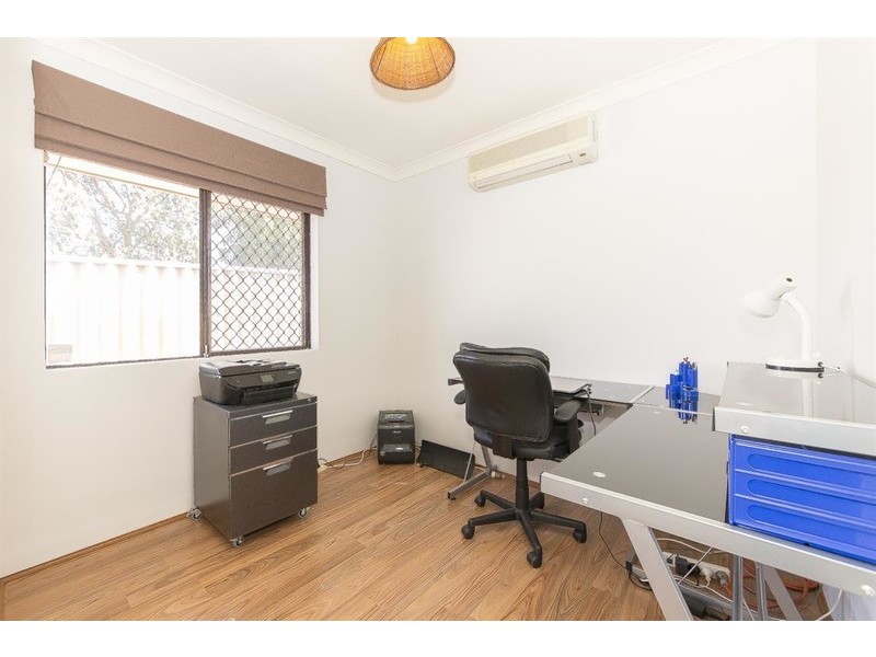 5 Danvers Close, Marangaroo WA 6064