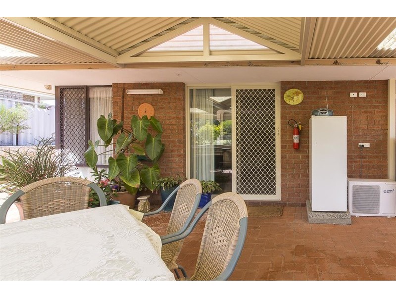 5 Danvers Close, Marangaroo WA 6064
