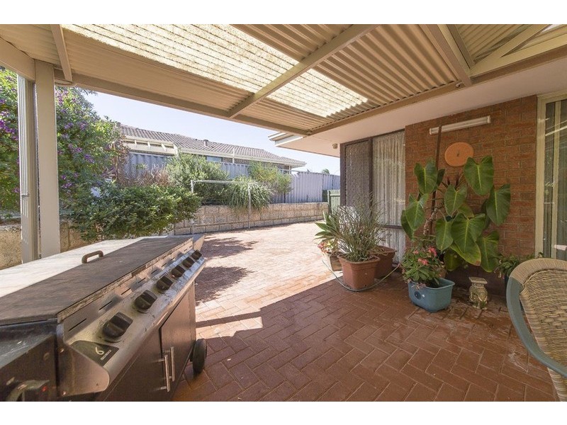 5 Danvers Close, Marangaroo WA 6064