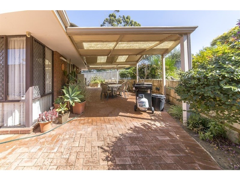 5 Danvers Close, Marangaroo WA 6064