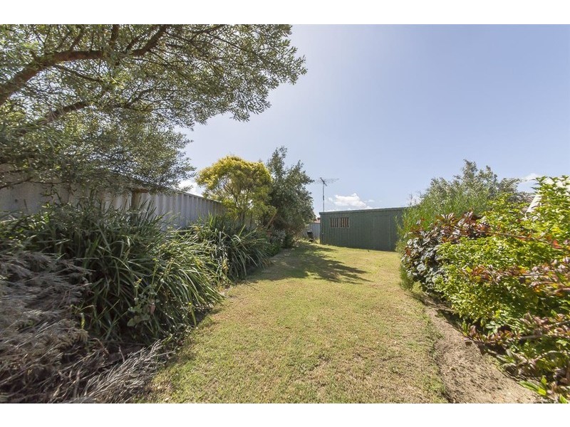 5 Danvers Close, Marangaroo WA 6064