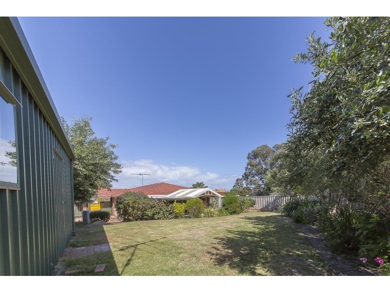 5 Danvers Close, Marangaroo WA 6064