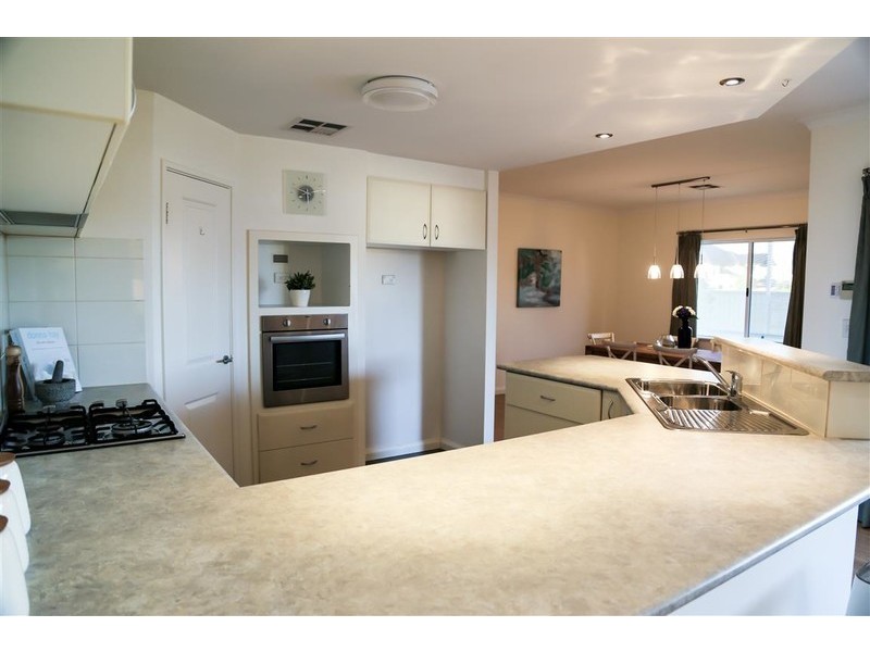 33 Marginson Drive, Landsdale WA 6065