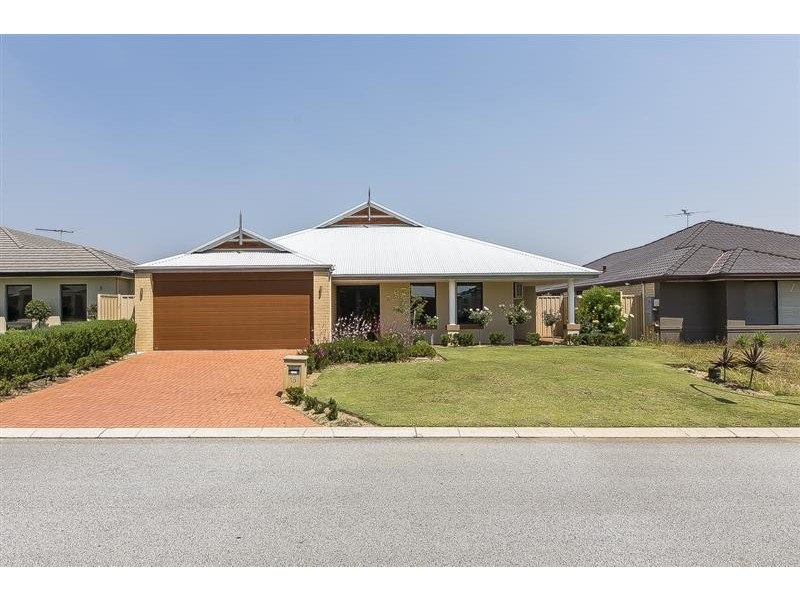 15 Sutton Way, Darch WA 6065