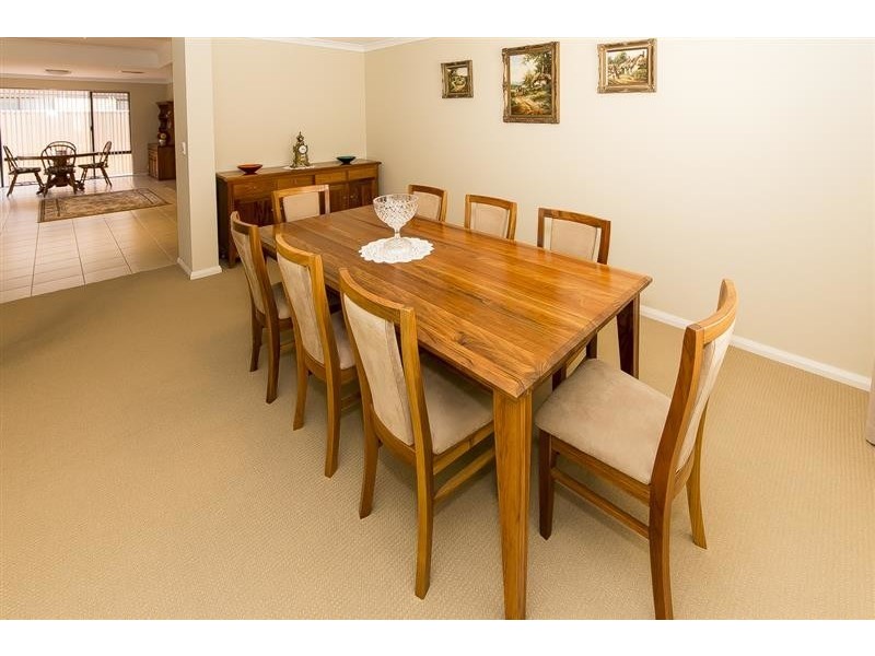 15 Sutton Way, Darch WA 6065