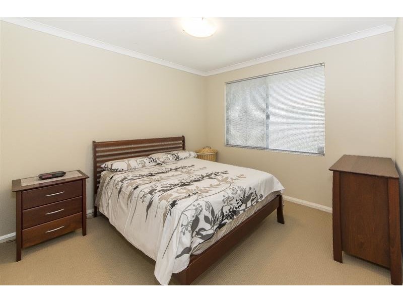 15 Sutton Way, Darch WA 6065