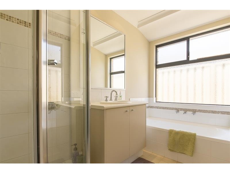 15 Sutton Way, Darch WA 6065