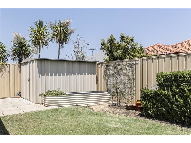 15 Sutton Way, Darch WA 6065