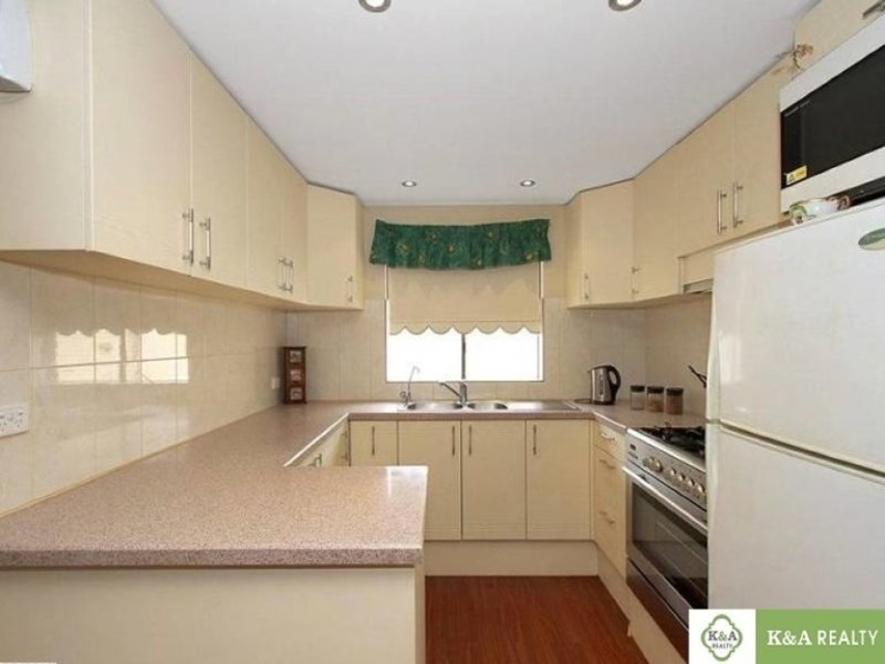 8 Wanill Place, Wanneroo WA 6065