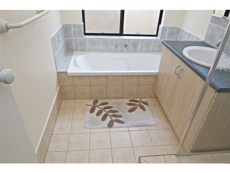 8 Kilchurn Promenade, Darch WA 6065