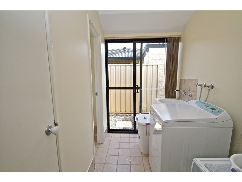 8 Kilchurn Promenade, Darch WA 6065