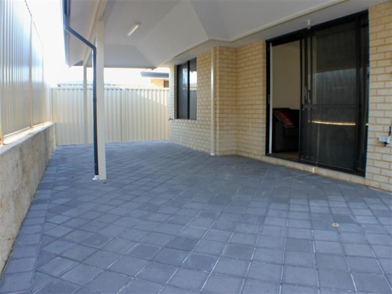 94 Bethwyn Circuit, Madeley WA 6065