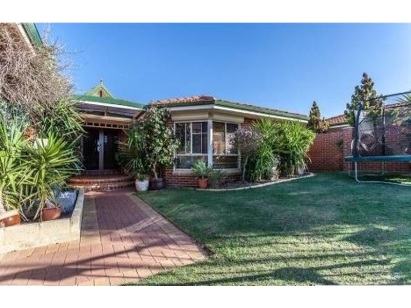 11 Heathfield Drive, Landsdale WA 6065