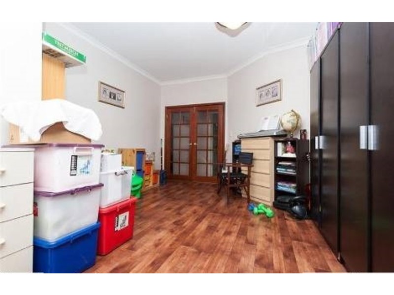 11 Heathfield Drive, Landsdale WA 6065