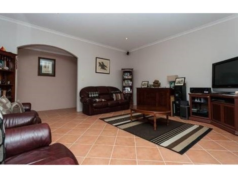 11 Heathfield Drive, Landsdale WA 6065