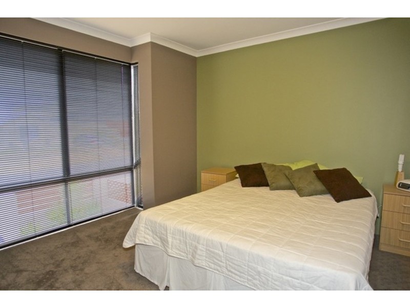 17 Bathurst Gardens, Darch WA 6065