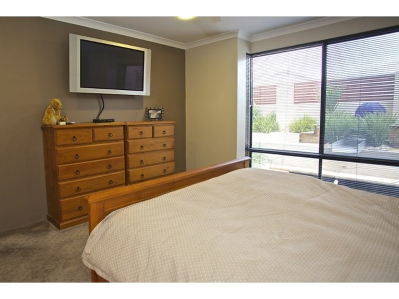 17 Bathurst Gardens, Darch WA 6065