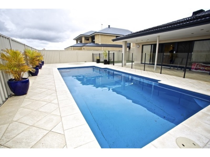 17 Bathurst Gardens, Darch WA 6065