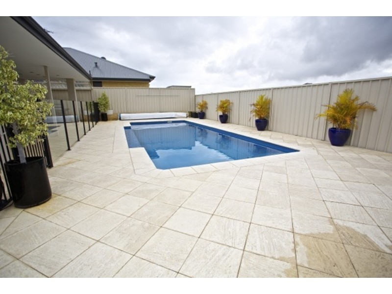 17 Bathurst Gardens, Darch WA 6065