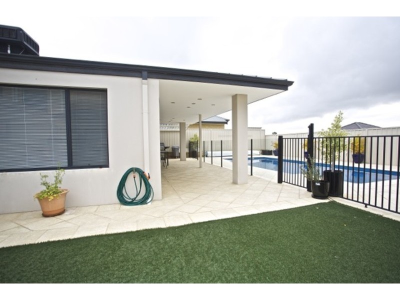 17 Bathurst Gardens, Darch WA 6065