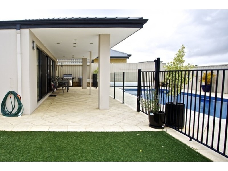 17 Bathurst Gardens, Darch WA 6065