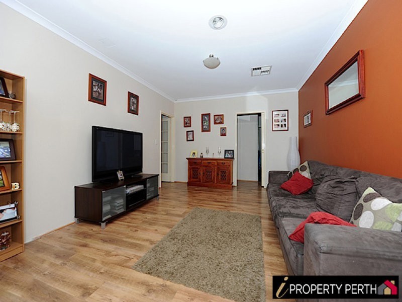 332 Kingsway, Landsdale WA 6065