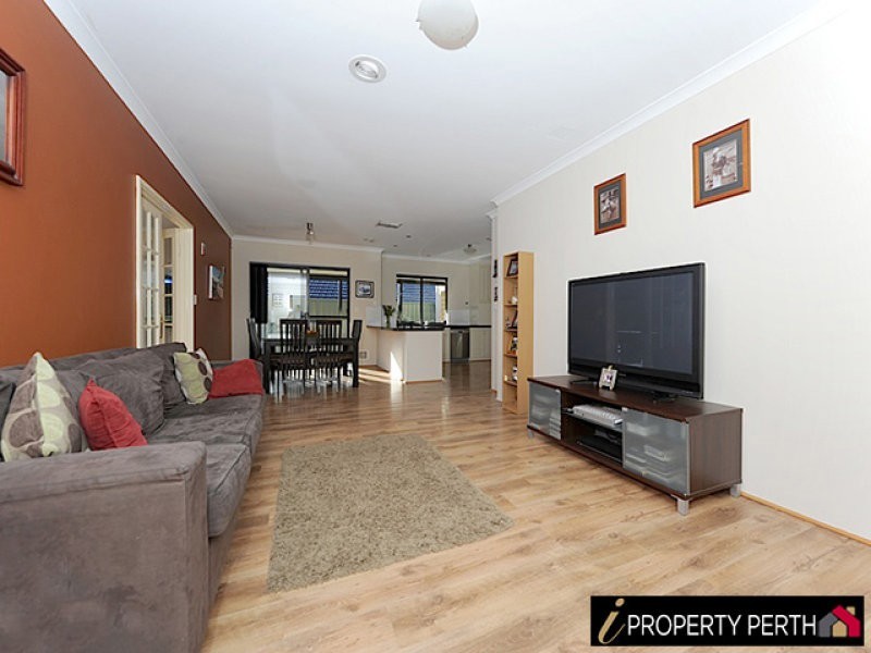 332 Kingsway, Landsdale WA 6065