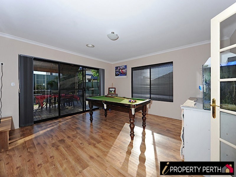 332 Kingsway, Landsdale WA 6065