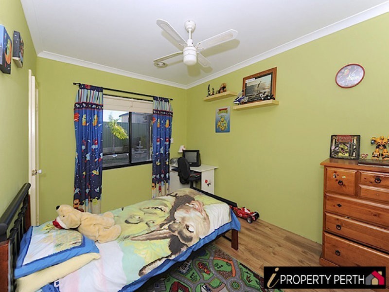 332 Kingsway, Landsdale WA 6065