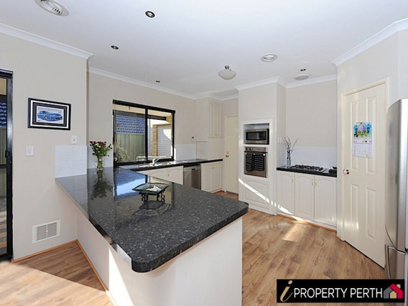 332 Kingsway, Landsdale WA 6065