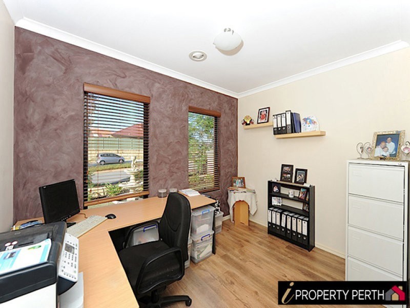 332 Kingsway, Landsdale WA 6065