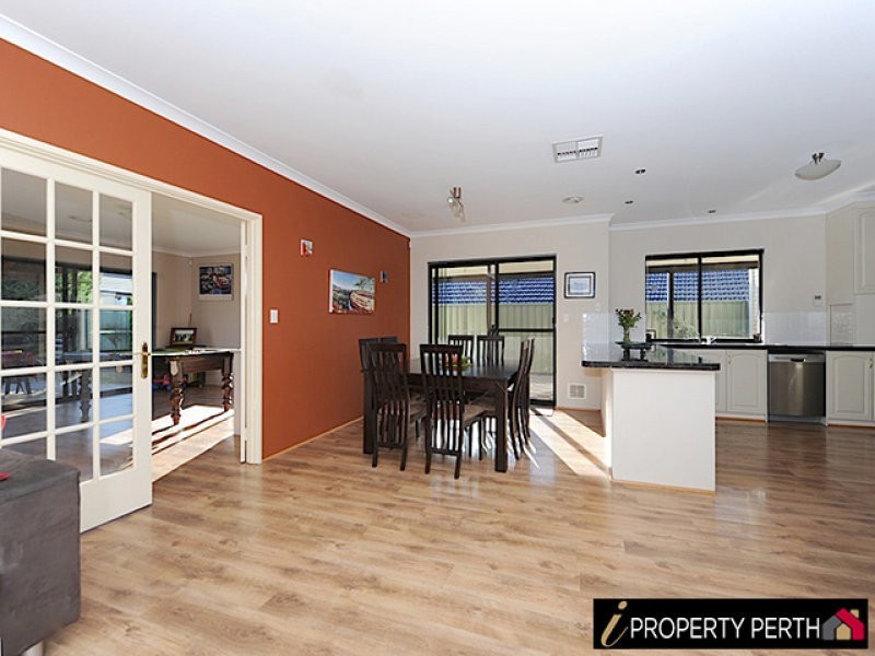 332 Kingsway, Landsdale WA 6065